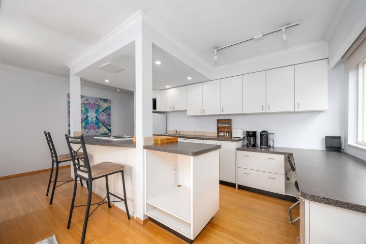 Photo 8 at 8 - 1235 W 10th Avenue, Fairview VW, Vancouver West