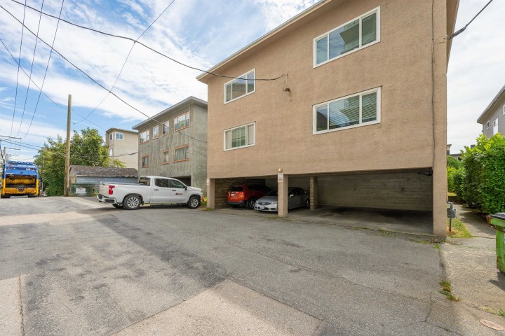 Photo 21 at 8 - 1235 W 10th Avenue, Fairview VW, Vancouver West