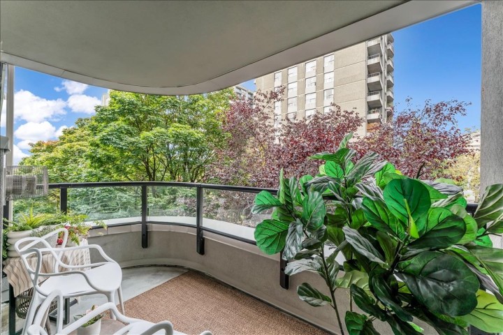 Photo 10 at 401 - 1330 Jervis Street, West End VW, Vancouver West