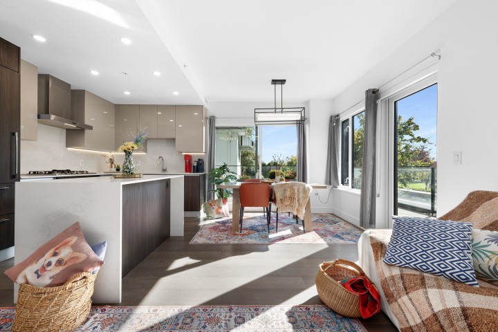 Photo 2 at 106 - 477 W 59th Avenue, South Cambie, Vancouver West