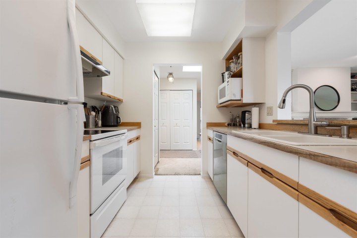 Photo 13 at E403 - 628 W 12th Avenue, Fairview VW, Vancouver West