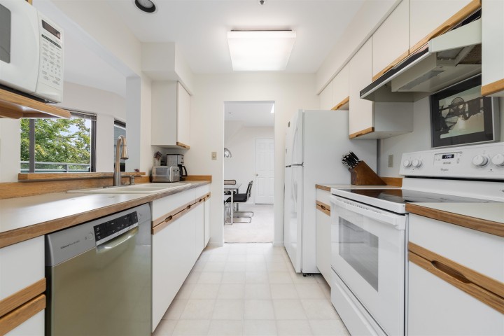 Photo 12 at E403 - 628 W 12th Avenue, Fairview VW, Vancouver West