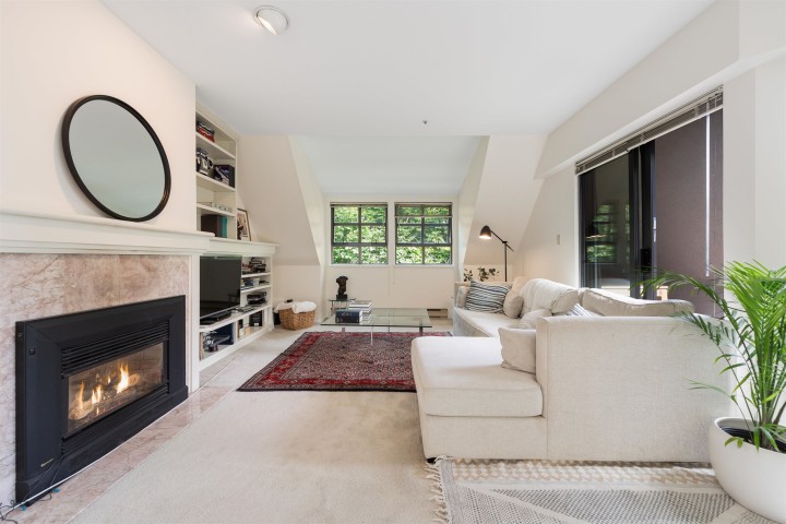 Photo 3 at E403 - 628 W 12th Avenue, Fairview VW, Vancouver West