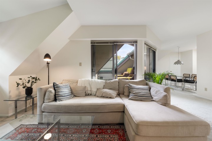 Photo 4 at E403 - 628 W 12th Avenue, Fairview VW, Vancouver West