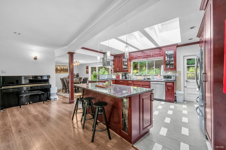 Photo 14 at 341 Rabbit Lane, British Properties, West Vancouver