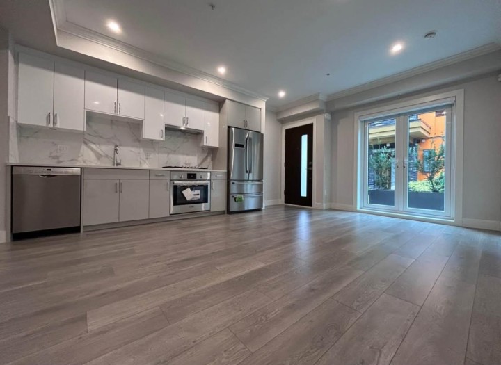 Photo 3 at 38 - 7567 Oak Street, South Granville, Vancouver West