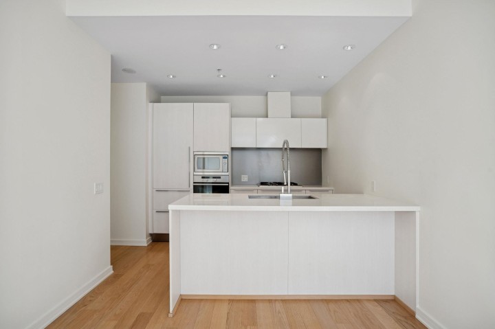 Photo 13 at 407 - 77 Walter Hardwick Avenue, False Creek, Vancouver West