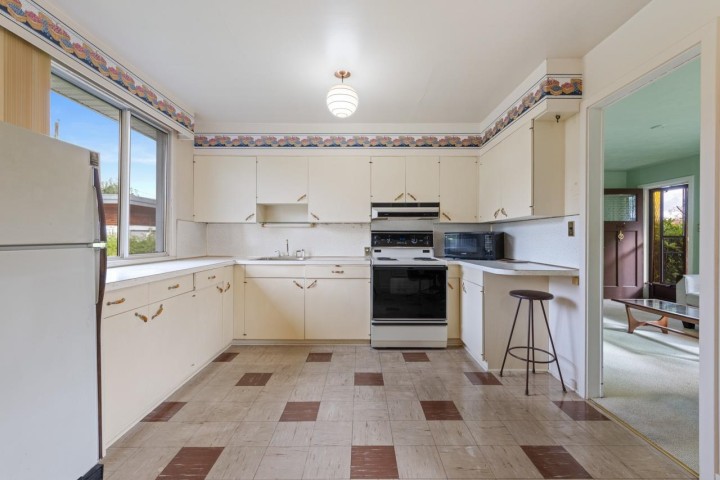 Photo 10 at 4805 Inverness Street, Knight, Vancouver East