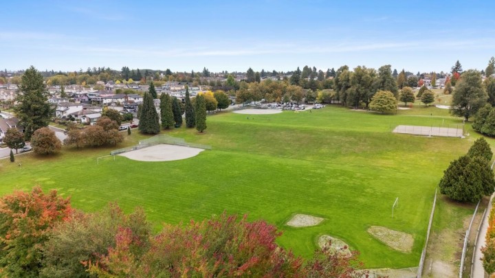 Photo 31 at 4805 Inverness Street, Knight, Vancouver East