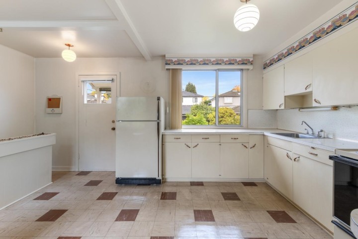 Photo 8 at 4805 Inverness Street, Knight, Vancouver East