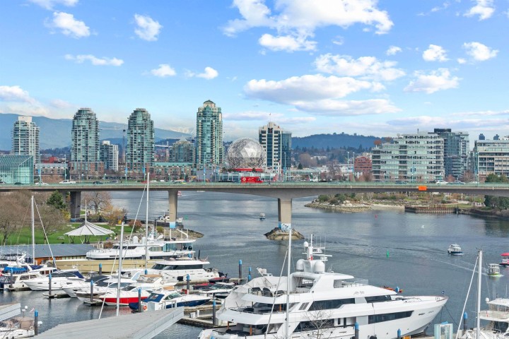Photo 3 at 906 - 1288 Marinaside Crescent, Yaletown, Vancouver West