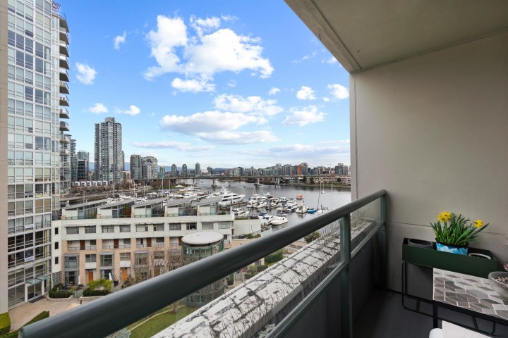 Photo 20 at 906 - 1288 Marinaside Crescent, Yaletown, Vancouver West
