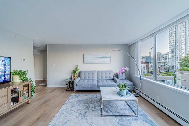 Photo 9 at 906 - 1288 Marinaside Crescent, Yaletown, Vancouver West