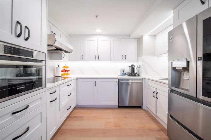 Photo 14 at 906 - 1288 Marinaside Crescent, Yaletown, Vancouver West