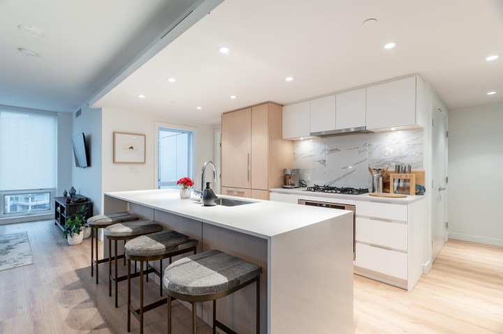 Photo 11 at 706 - 1500 Fern Street, Lynnmour, North Vancouver