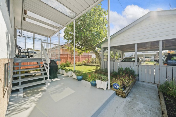 Photo 7 at 2604 E 19th Avenue, Renfrew Heights, Vancouver East