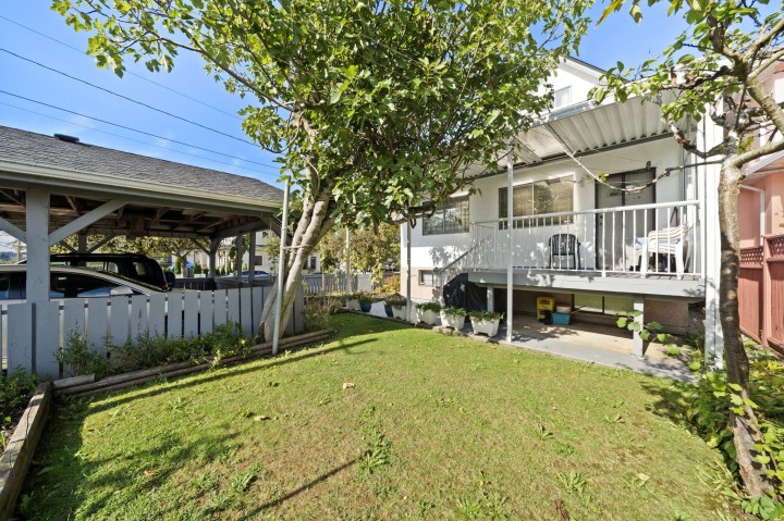 Photo 5 at 2604 E 19th Avenue, Renfrew Heights, Vancouver East