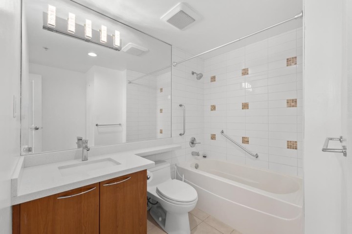 Photo 13 at 505 - 4028 Knight Street, Knight, Vancouver East