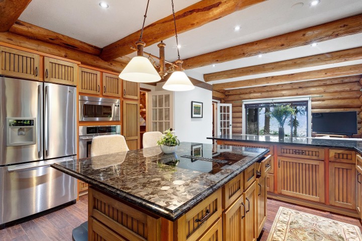 Photo 3 at 325 Bayview Road, Lions Bay, West Vancouver