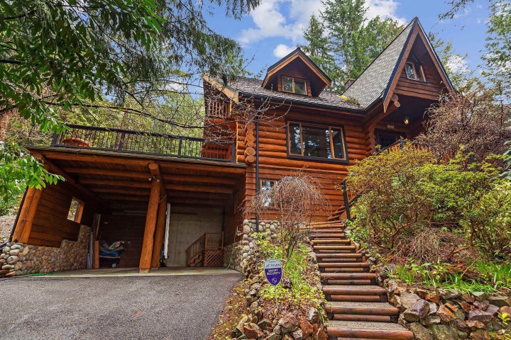 Photo 1 at 325 Bayview Road, Lions Bay, West Vancouver