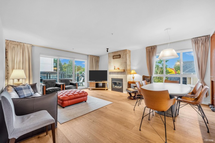 Photo 2 at 301 - 2096 W 46th Avenue, Kerrisdale, Vancouver West