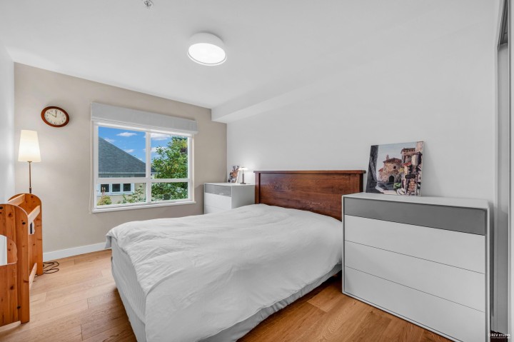 Photo 17 at 301 - 2096 W 46th Avenue, Kerrisdale, Vancouver West