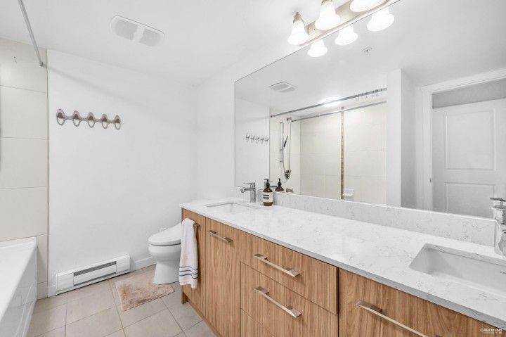 Photo 15 at 301 - 2096 W 46th Avenue, Kerrisdale, Vancouver West