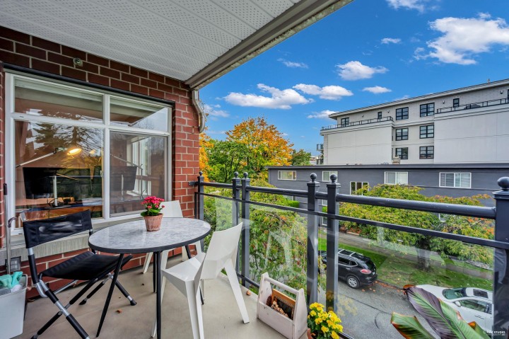 Photo 21 at 301 - 2096 W 46th Avenue, Kerrisdale, Vancouver West