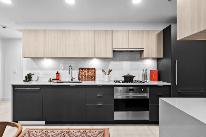 Photo 13 at 204 - 2419 Grant Street, Renfrew VE, Vancouver East