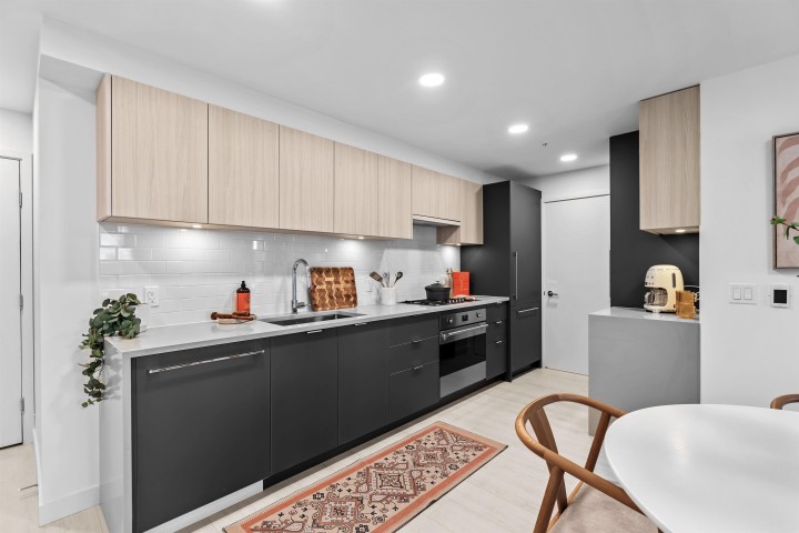 Photo 12 at 204 - 2419 Grant Street, Renfrew VE, Vancouver East