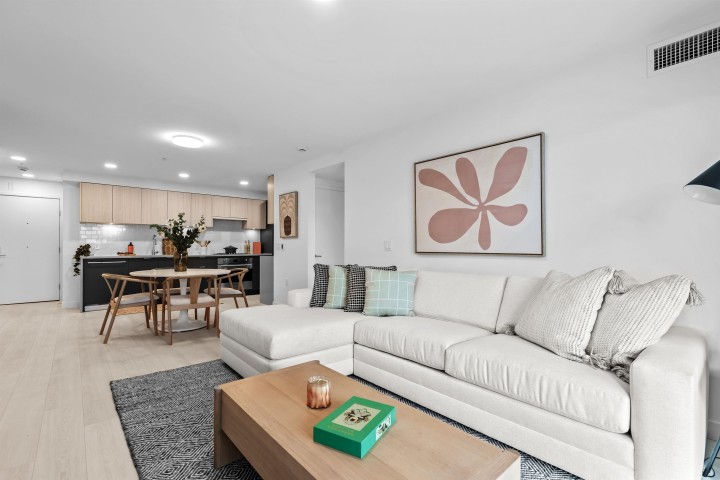 Photo 7 at 204 - 2419 Grant Street, Renfrew VE, Vancouver East