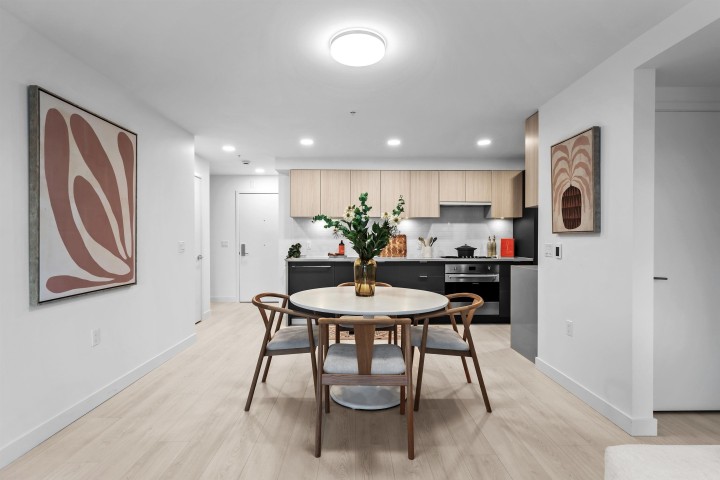 Photo 9 at 204 - 2419 Grant Street, Renfrew VE, Vancouver East