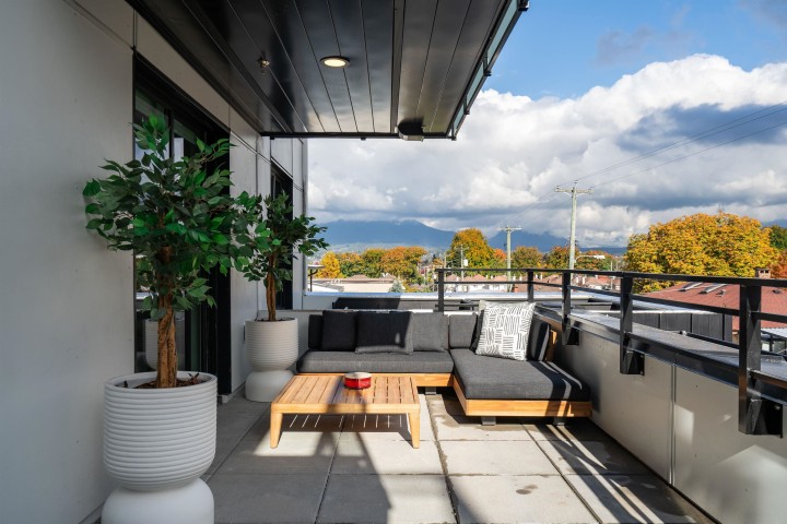 Photo 33 at 204 - 2419 Grant Street, Renfrew VE, Vancouver East