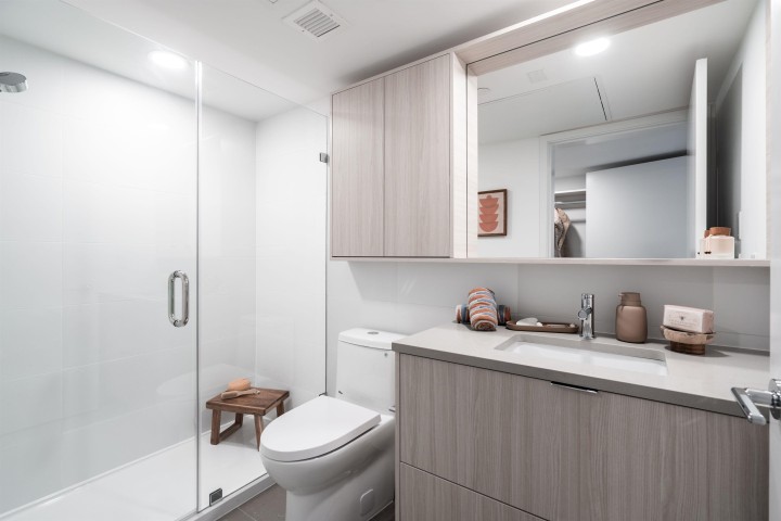 Photo 21 at 204 - 2419 Grant Street, Renfrew VE, Vancouver East