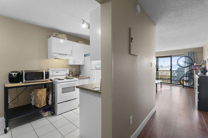 Photo 10 at 337 - 340 W 3rd Street, Lower Lonsdale, North Vancouver