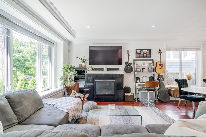 Photo 8 at 4438 Ontario Street, Main, Vancouver East