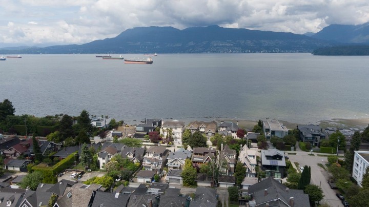 Photo 3 at 2988 Point Grey Road, Kitsilano, Vancouver West