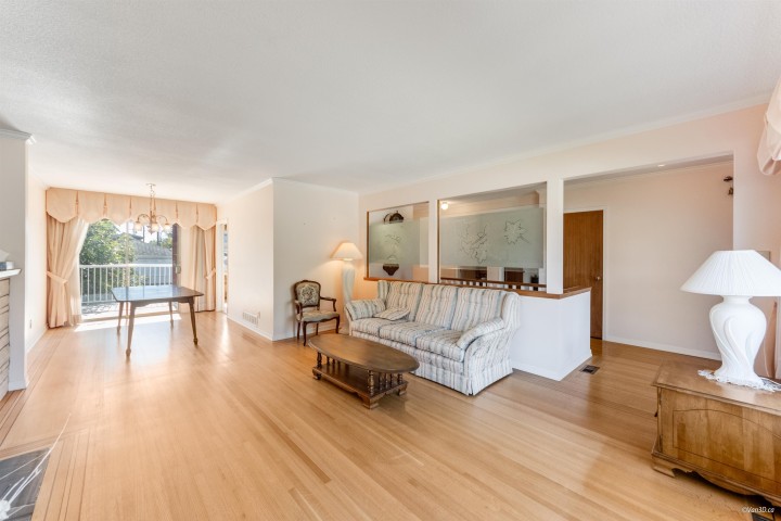 Photo 6 at 2716 E 49th Avenue, Killarney VE, Vancouver East