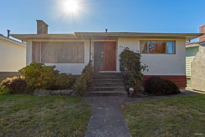 Photo 3 at 2716 E 49th Avenue, Killarney VE, Vancouver East