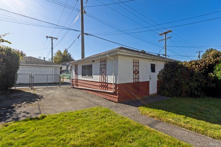 Photo 28 at 2716 E 49th Avenue, Killarney VE, Vancouver East