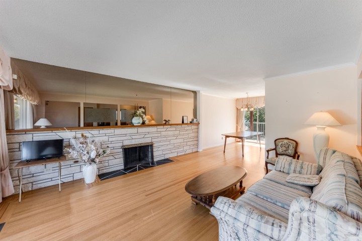 Photo 5 at 2716 E 49th Avenue, Killarney VE, Vancouver East