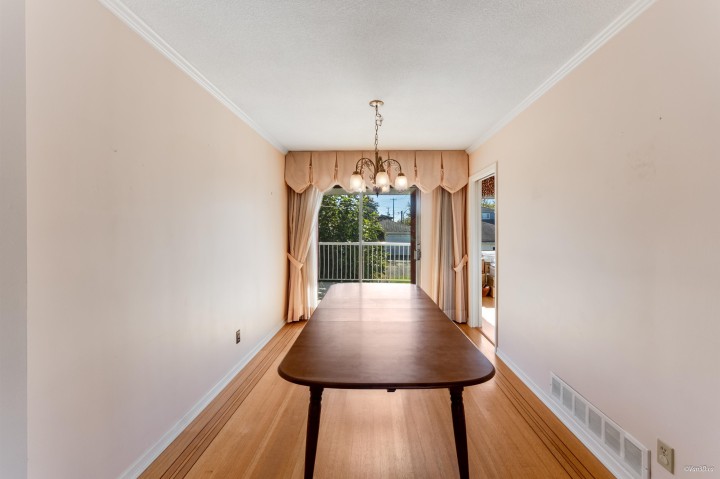 Photo 9 at 2716 E 49th Avenue, Killarney VE, Vancouver East