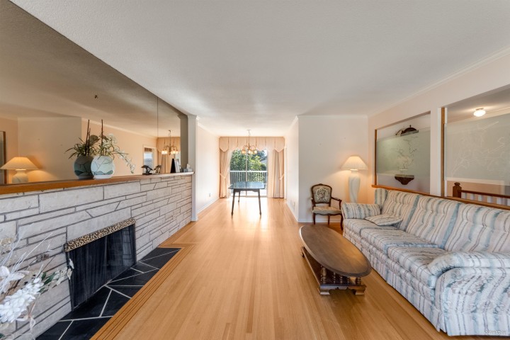 Photo 8 at 2716 E 49th Avenue, Killarney VE, Vancouver East