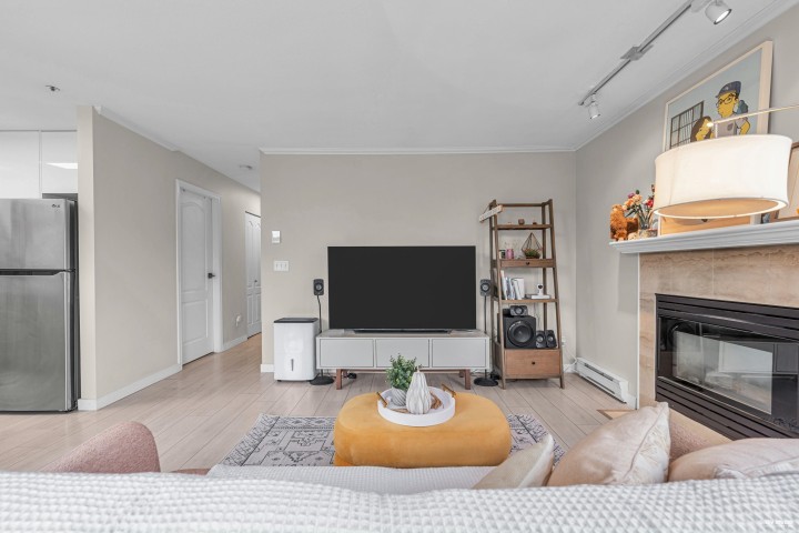 Photo 6 at 305 - 868 W 16th Avenue, Cambie, Vancouver West