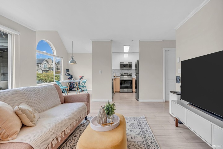 Photo 5 at 305 - 868 W 16th Avenue, Cambie, Vancouver West