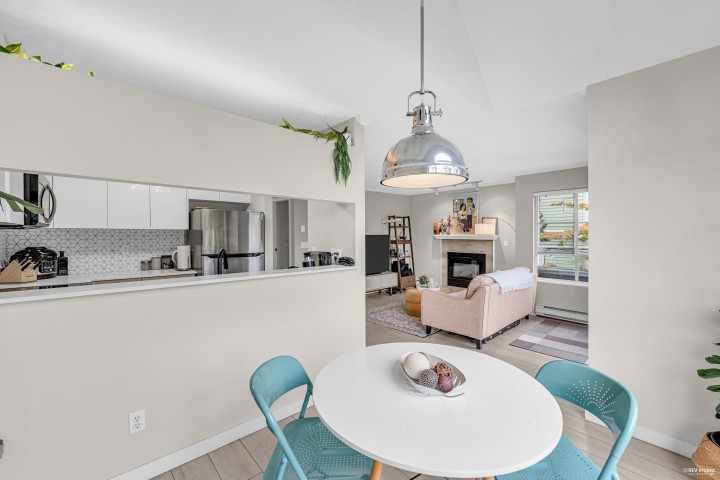 Photo 11 at 305 - 868 W 16th Avenue, Cambie, Vancouver West