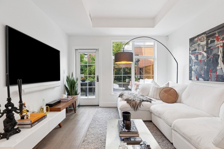 Photo 2 at 134 - 2070 Curling Road, Pemberton NV, North Vancouver