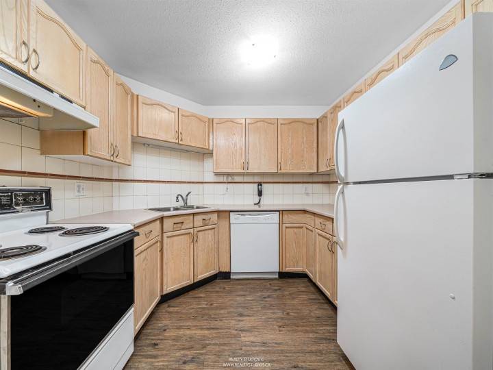 Photo 12 at 303 - 123 E 6th Street, Lower Lonsdale, North Vancouver