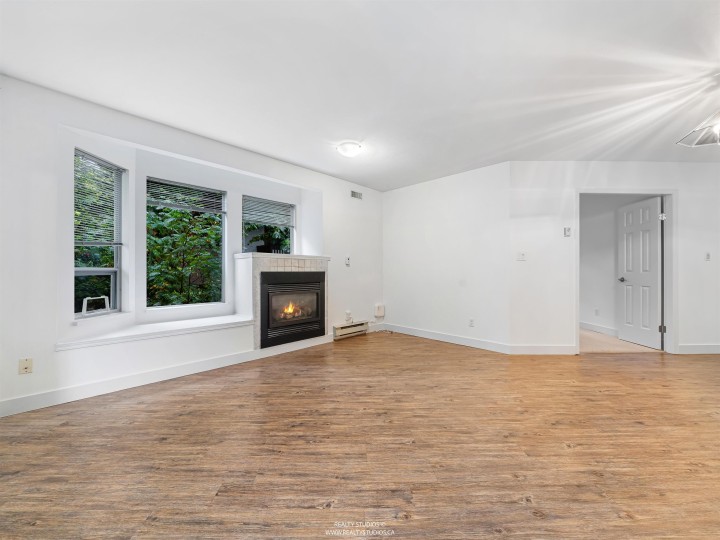 Photo 3 at 303 - 123 E 6th Street, Lower Lonsdale, North Vancouver