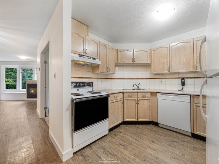 Photo 11 at 303 - 123 E 6th Street, Lower Lonsdale, North Vancouver